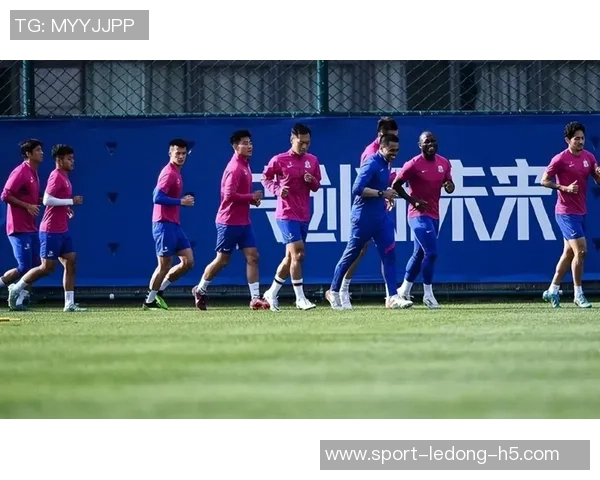 多队争抢柏林联合中卫多基冬窗或将离队引发关注 多队争抢柏林联合中卫多基冬窗或将离队引发关注