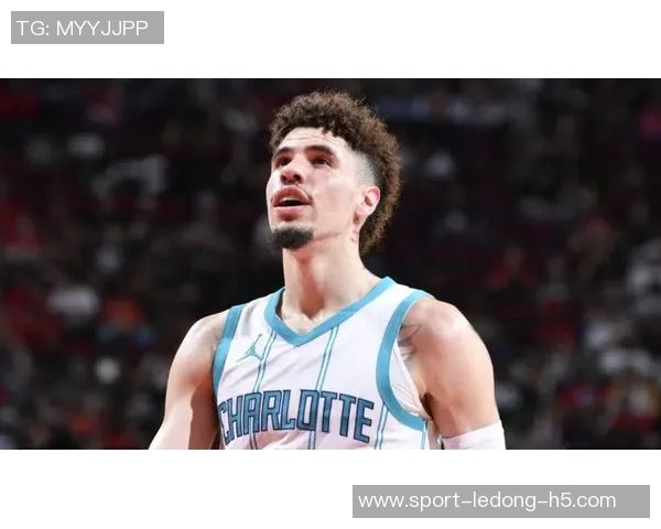 拉梅洛鲍尔高效表现无奈球队失利13投9中砍下27分助攻5次三分球命中率惊人 拉梅洛鲍尔高效表现无奈球队失利13投9中砍下27分助攻5次三分球命中率惊人