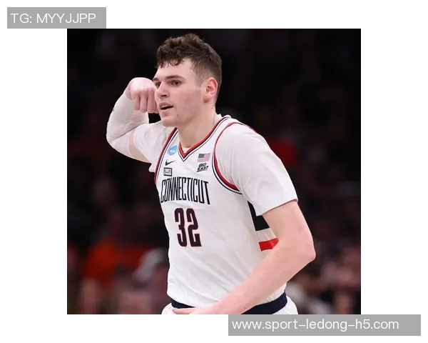 克林根今晚表现出色斯普利特称赞其为全队最佳防守球员 克林根今晚表现出色斯普利特称赞其为全队最佳防守球员