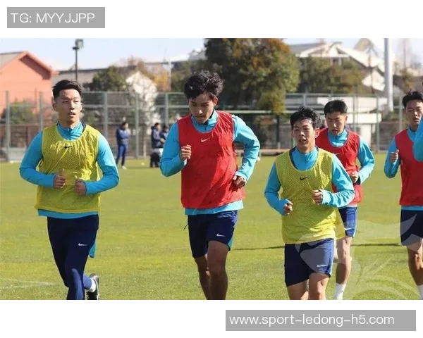 贺惯正式加盟武汉三镇开启新征程期待与球队共同奋战新赛季 贺惯正式加盟武汉三镇开启新征程期待与球队共同奋战新赛季